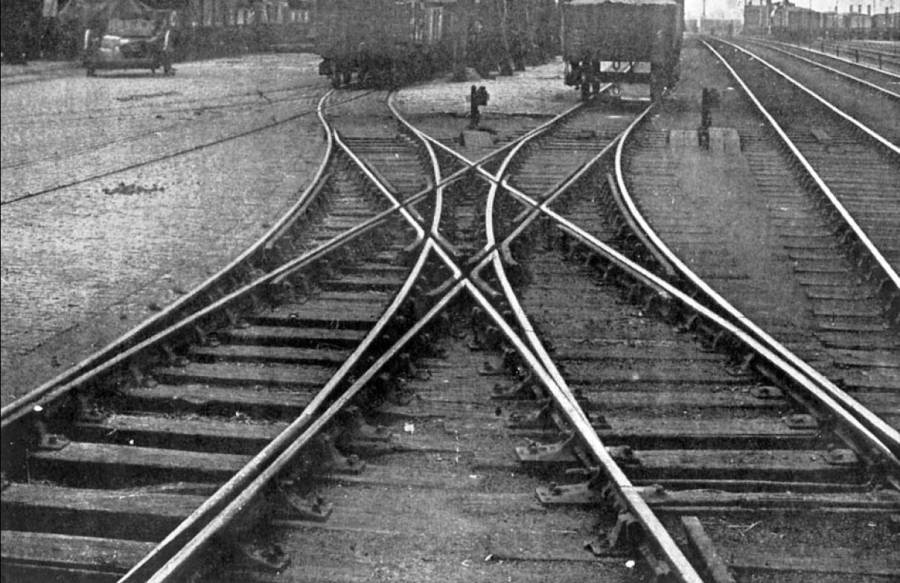 symmetrical_semi_outside_double_slip.jpg symmetrical_semi_outside_double_slip.jpg