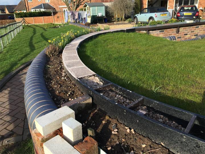 garden_base1.jpg garden_base1.jpg