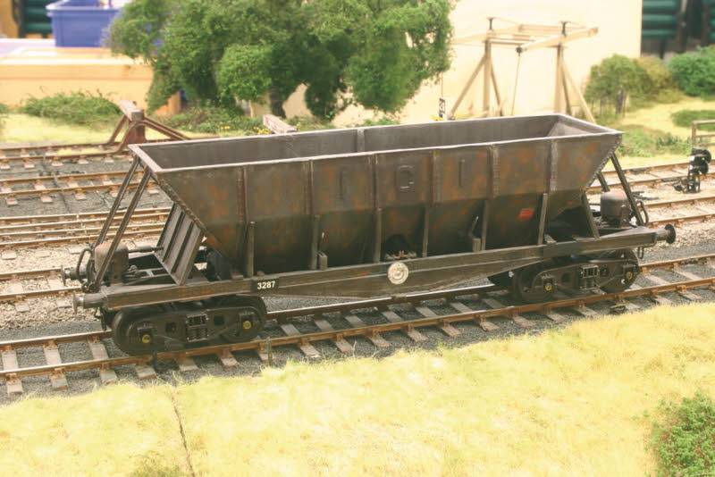 signature-44t-hopper.jpg signature-44t-hopper.jpg