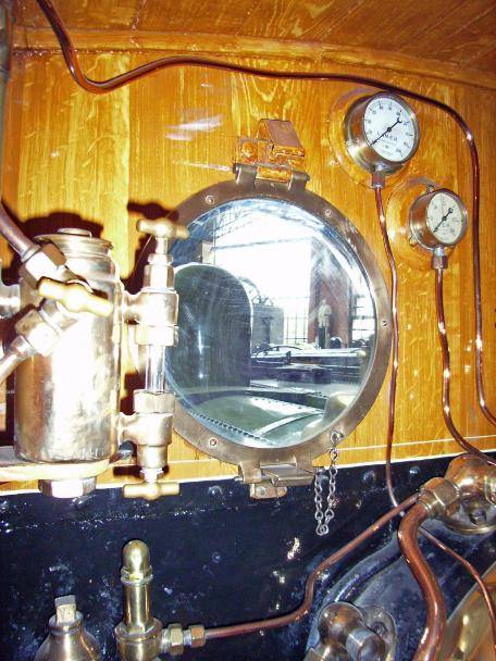 whit3_11_.jpg whit3_11_.jpg