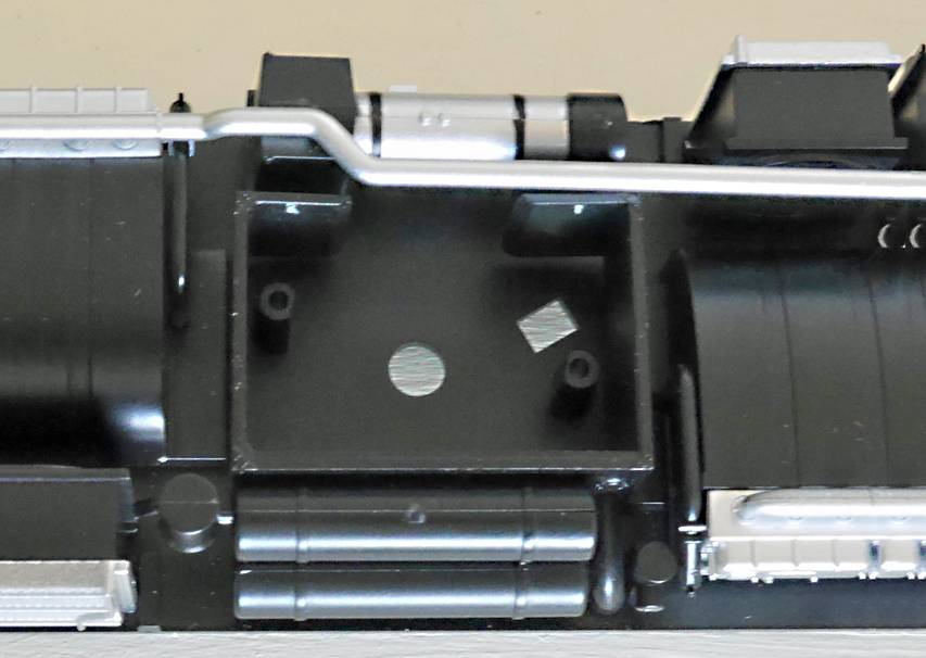 heljan_speaker_hole.jpg heljan_speaker_hole.jpg