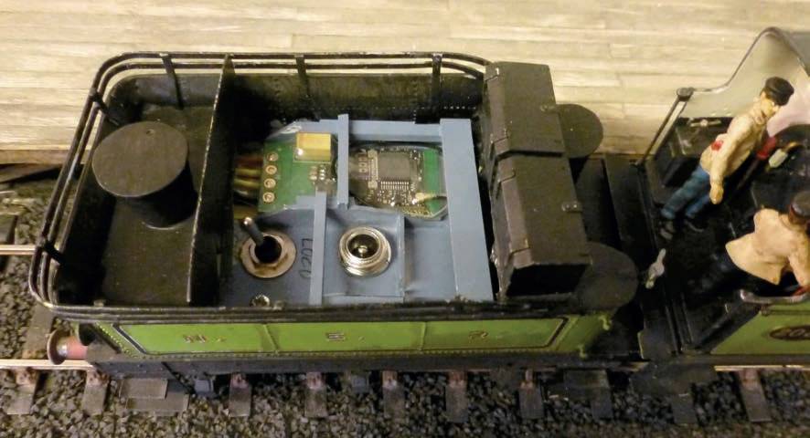 radio5.jpg radio5.jpg