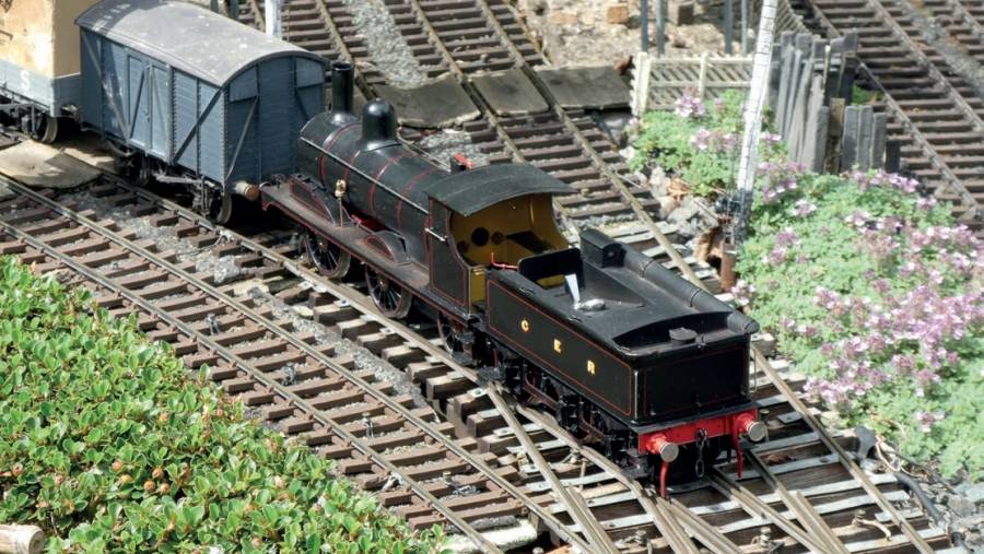 radio17c.jpg radio17c.jpg